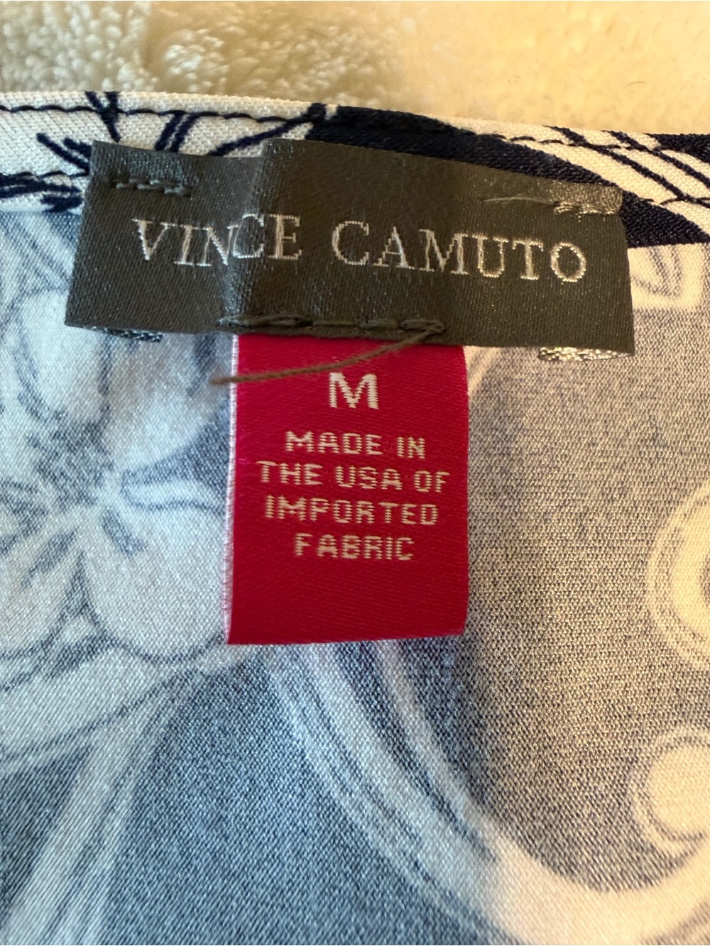 Vince Camuto Navy and White Floral V-Neck Blouse - Picture 3 of 4